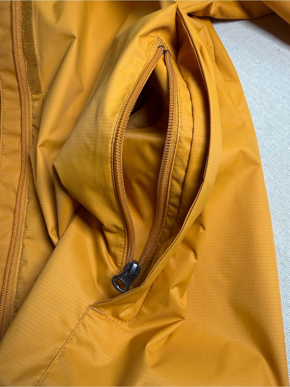 Swiss Tech Women's Plus 1X Mustard Yellow Packable Hood Rain Jacket Lightweight - Picture 12 of 12
